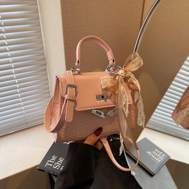 Small bag women's new niche fashion shoulder messenger bag casual portable small square bag