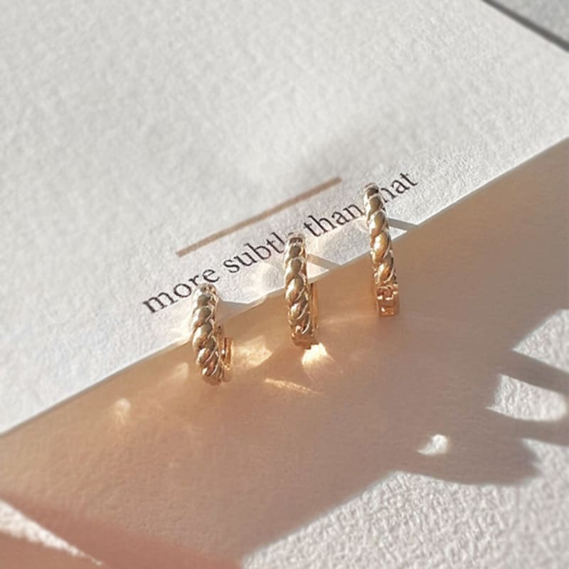 

Taupe [Exclusive] 14k gold twisted hoop earrings (one-touch) ROSE GOLD