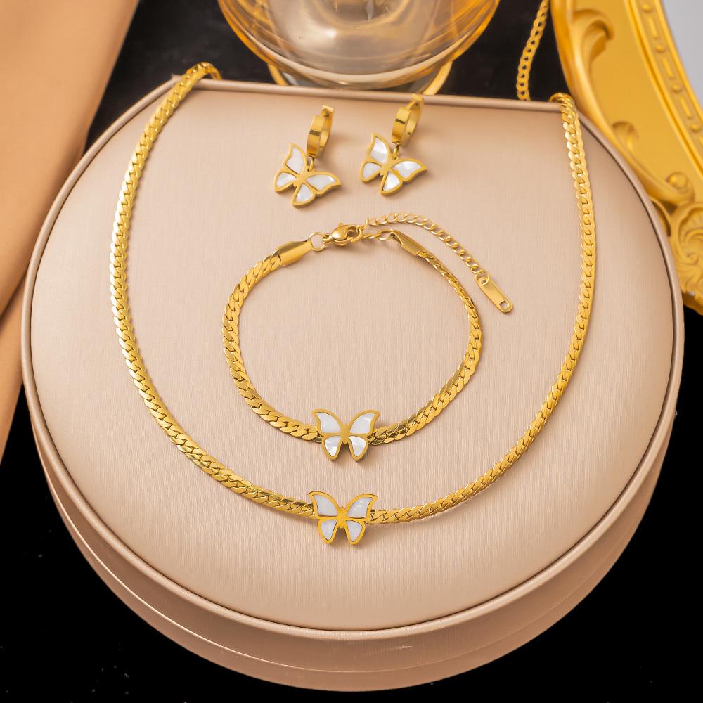

Elegant Butterfly Shell Curb Chain Necklace Set for Women