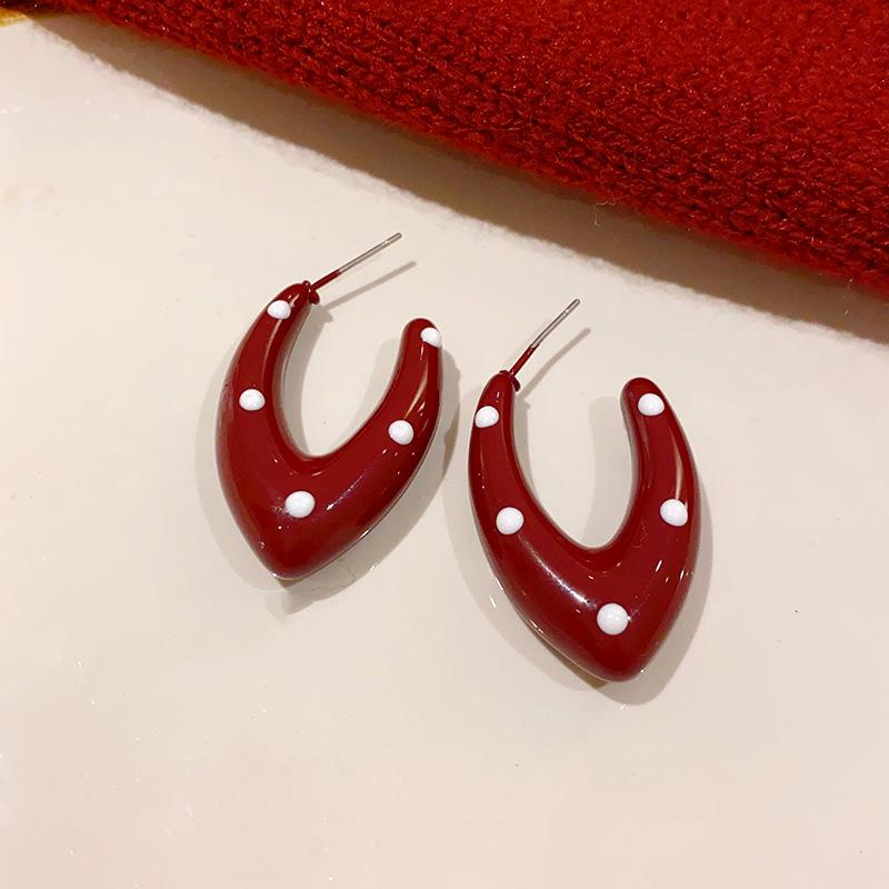 Geometric Drip Oil Polka Dot Steel Stud Earrings – Retro Hong Kong Style for Autumn/Winter Women's Fashion.