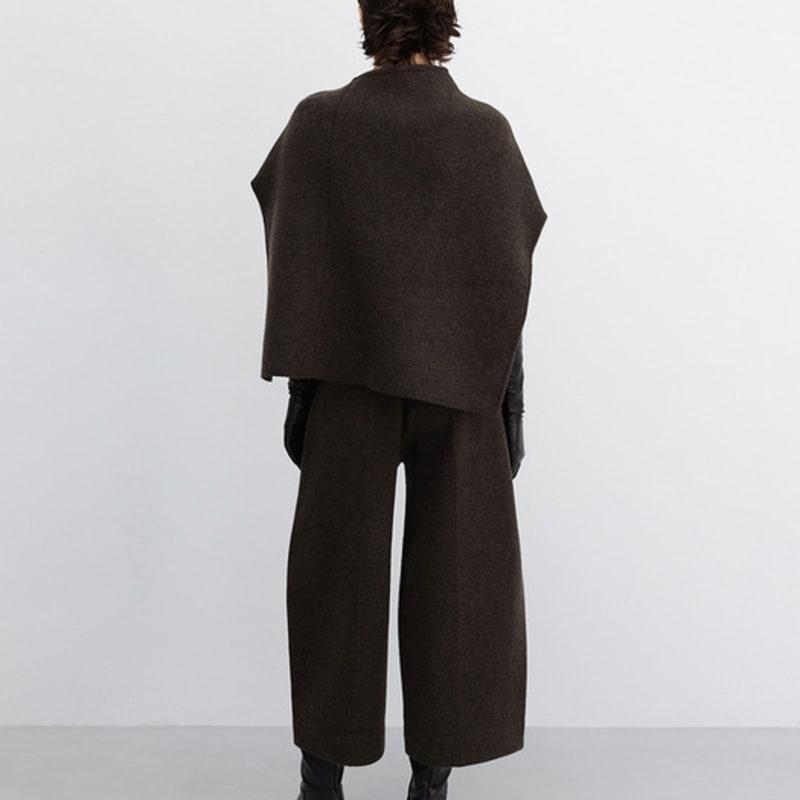 EMBRACE COLLECTION Super Fine Merino Asymmetric Neck Cape_Dark Olive