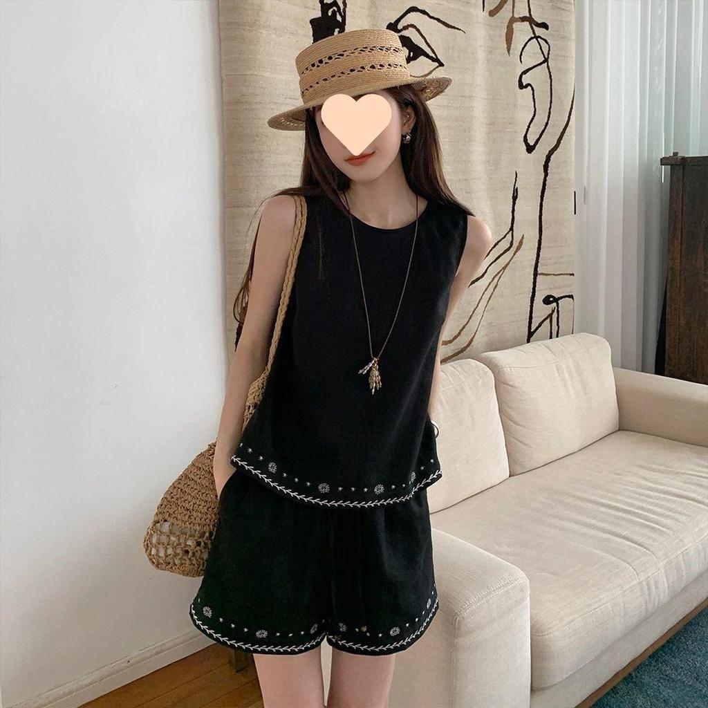 Chic Summer Sleeveless Women's Suit: Elegant Embroidered, Casual & Versatile Two-Piece with Loose Wide-Leg Shorts.