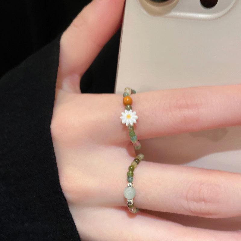 2026 New Trend Colorful Beaded Daisy Rings for Women Girls Romantic Sweet Flower Finger Rings Vacation Style Jewelry Accessories
