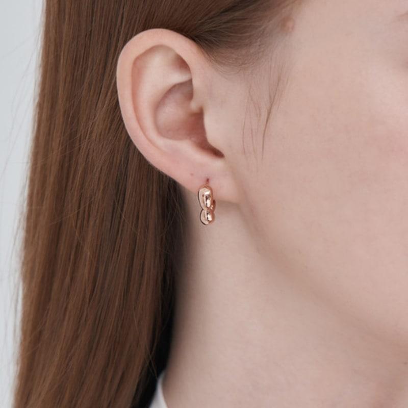 CRANNE 14K Simple Water Drop One-Touch Earrings (Gold Pin) C24EGP211