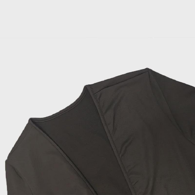 2024 Herbst/Winter Tief ausgeschnittenes Langarm-Maxikleid mit Plissee und hohem Schlitz