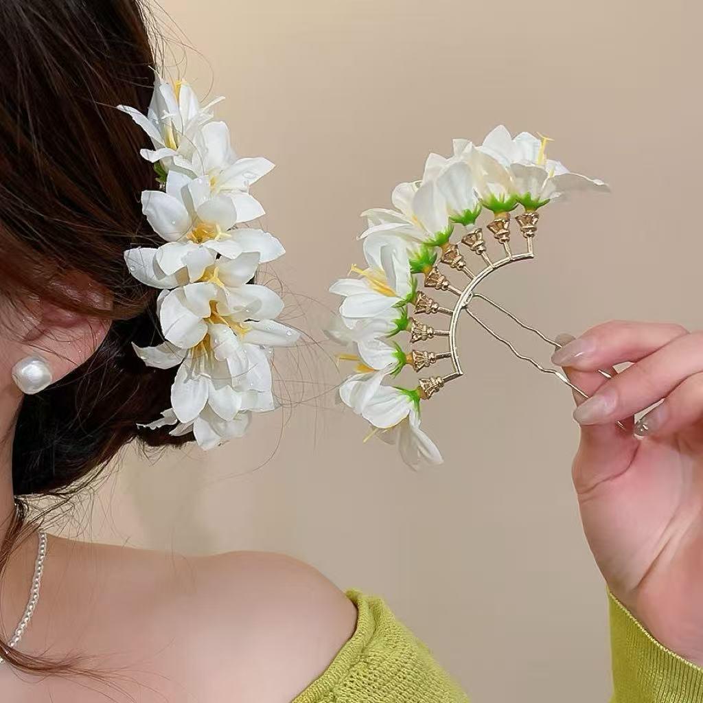 Sandalwood Women's Hairpin: Elegant Modern-Chinese Style Wooden Updo Stick