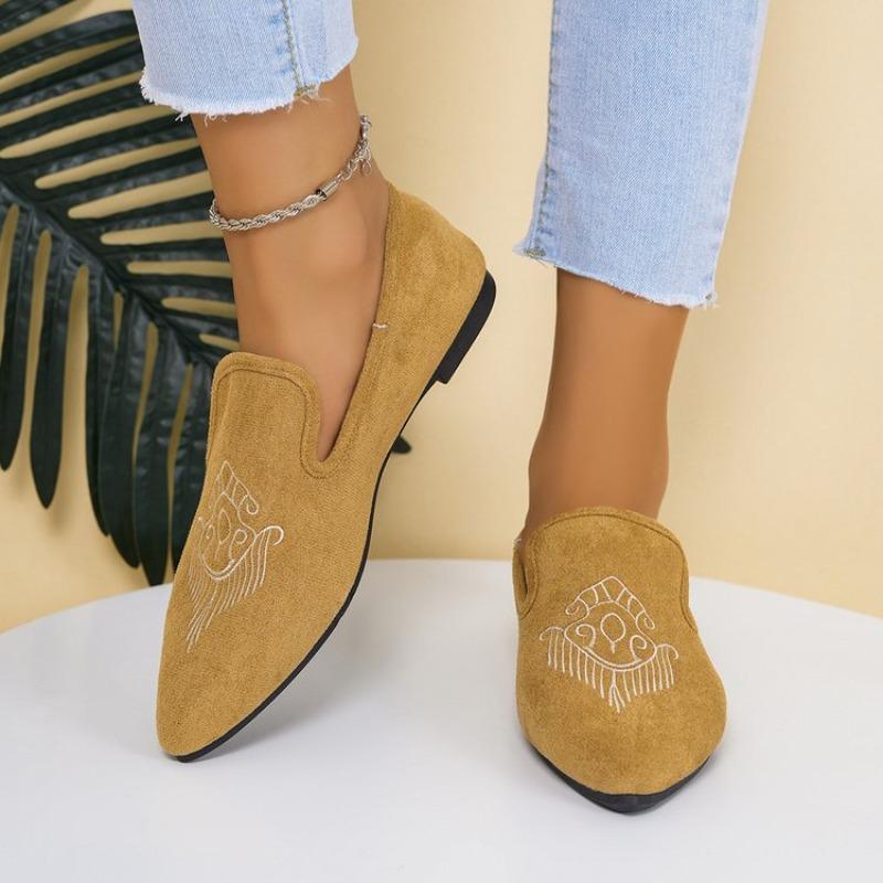 

Summer new fashion single shoes women s pointed head thick heel sandals Chinese embroidered flower large size women s shoes 43 коричневый