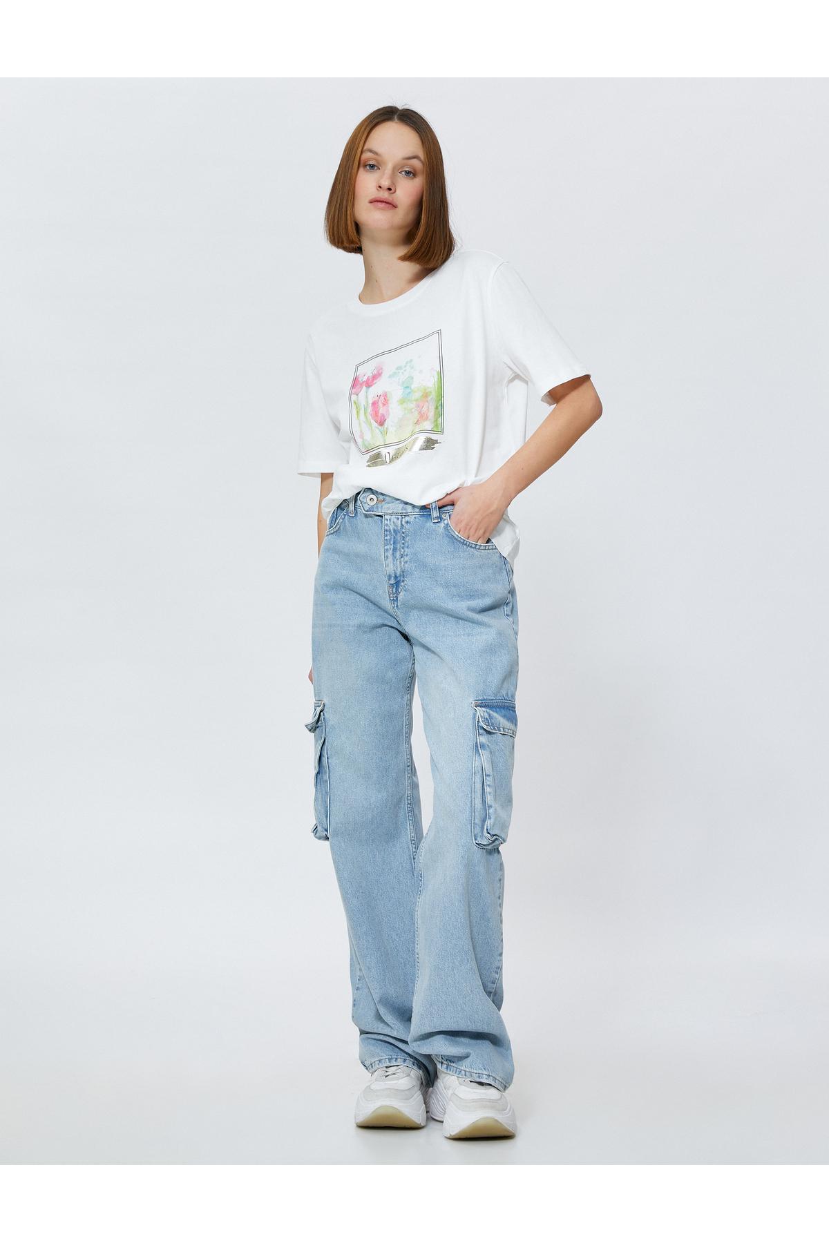 

Футболка Relax Fit из хлопка с цветочным принтом..