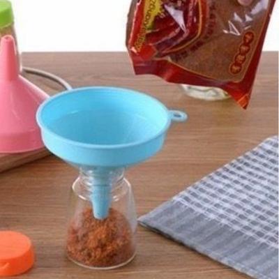Pâlnie universală de calitate alimentară, pâlnie mică de plastic pentru bucătărie de uz casnic, folosită pentru turnarea uleiului, vinului și orezului.