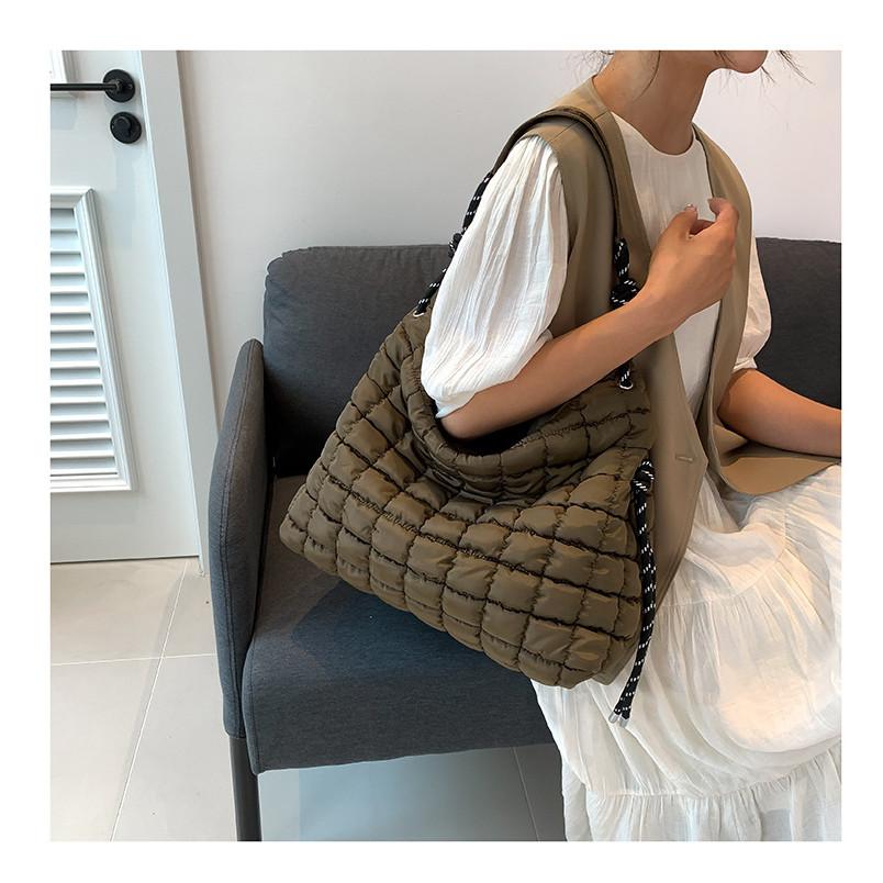 IELGY Diamond Embroidery Thread Cloud Bag Down Padded Jacket Bag Niche Pleated One-Shoulder Korean Version Cross-Body Large-Capac