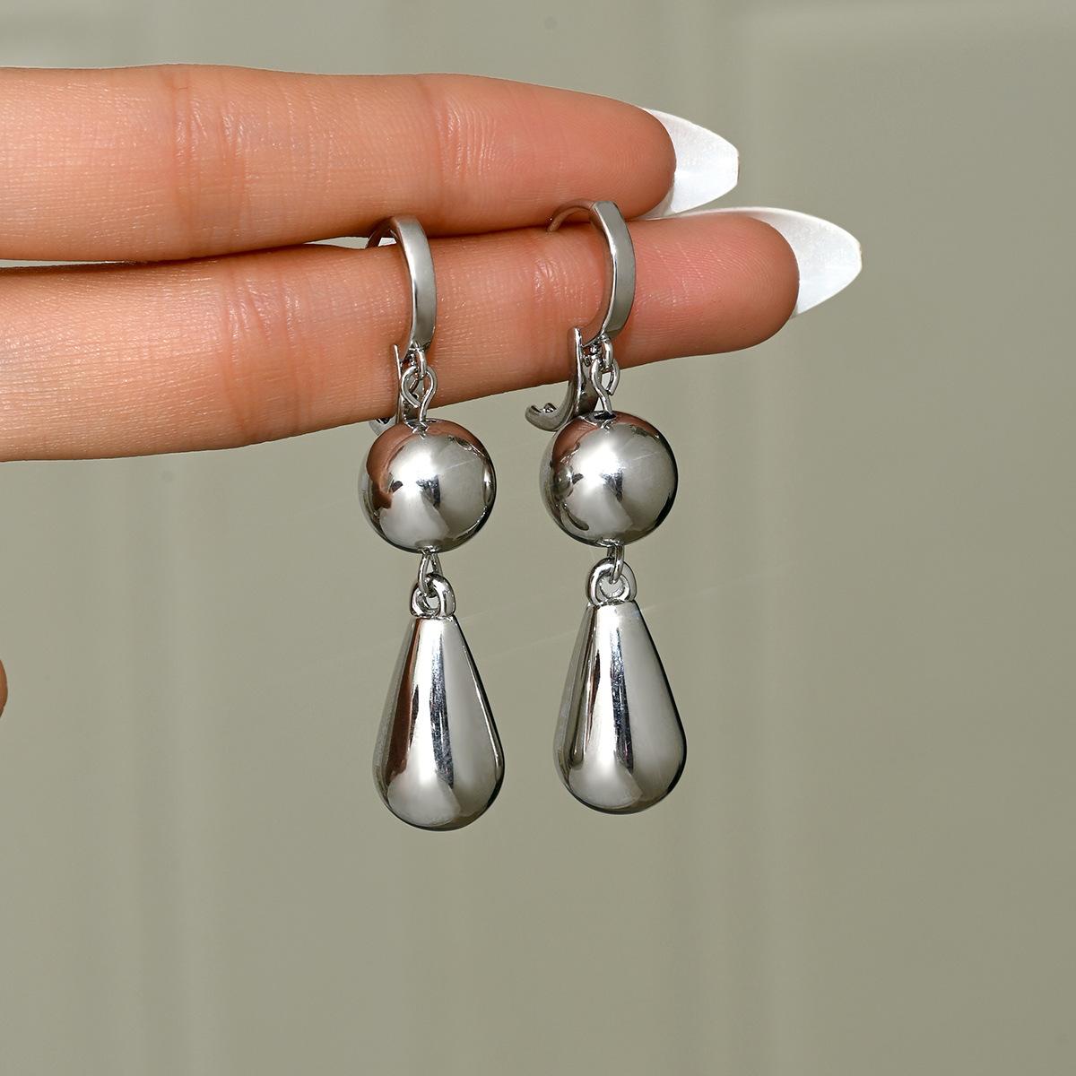 14K Real Gold Electroplating, Temperament Long Fringed Ball Earrings Women S Retro Niche High-End Earrings Temperament Earrings