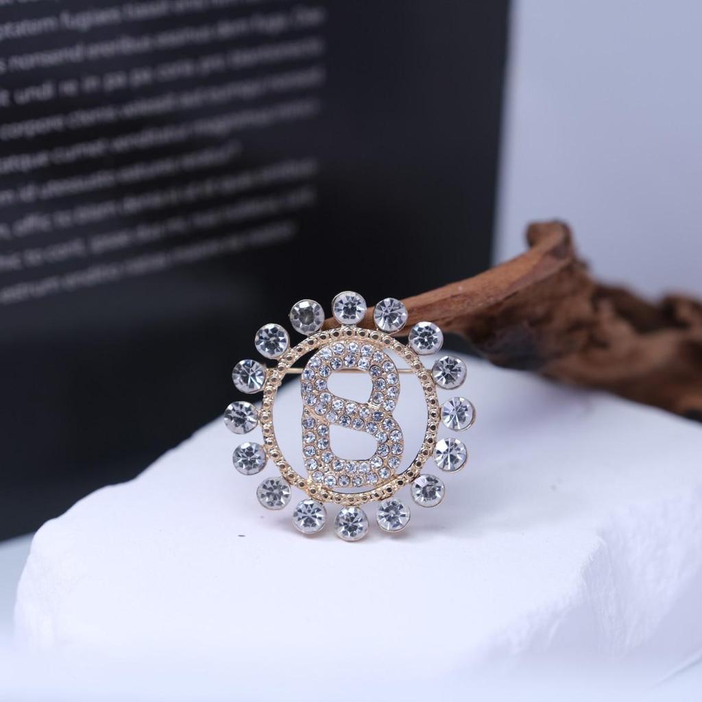 Elegant Diamond B-shaped Alloy Brooch Pin - Versatile Corsage Accessory