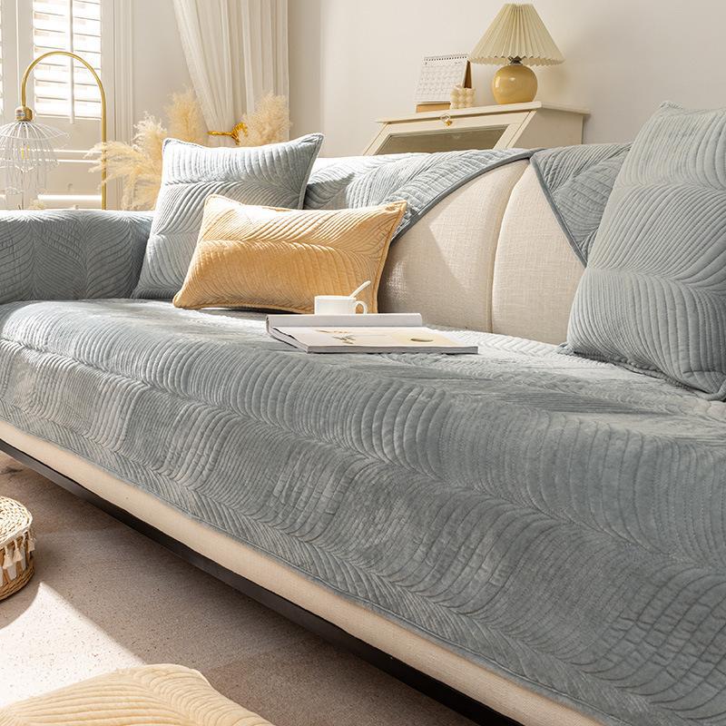 

Plush Sofa Cushion, Thickened Non-Slip Sofa Cover In Winter, All-Inclusive Sofa Cover, Anti-Cat Claw Seat Cushion Manufacturer S New Model 70*70cm