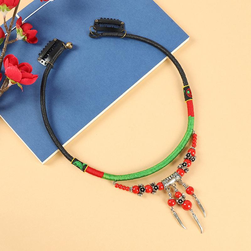 Retro woven fringed headdress, female Miao eyebrow pendant, forehead chain, ancient style, exotic Tibetan silver forehead collar.