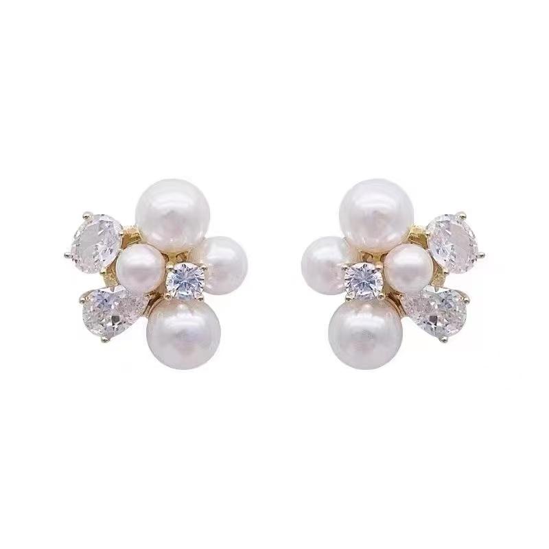 French Elegant Pearl Zircon Splicing Flower Stud Earrings 2026 New Design Party Jewelry Elegant Accessories for Women and Girls