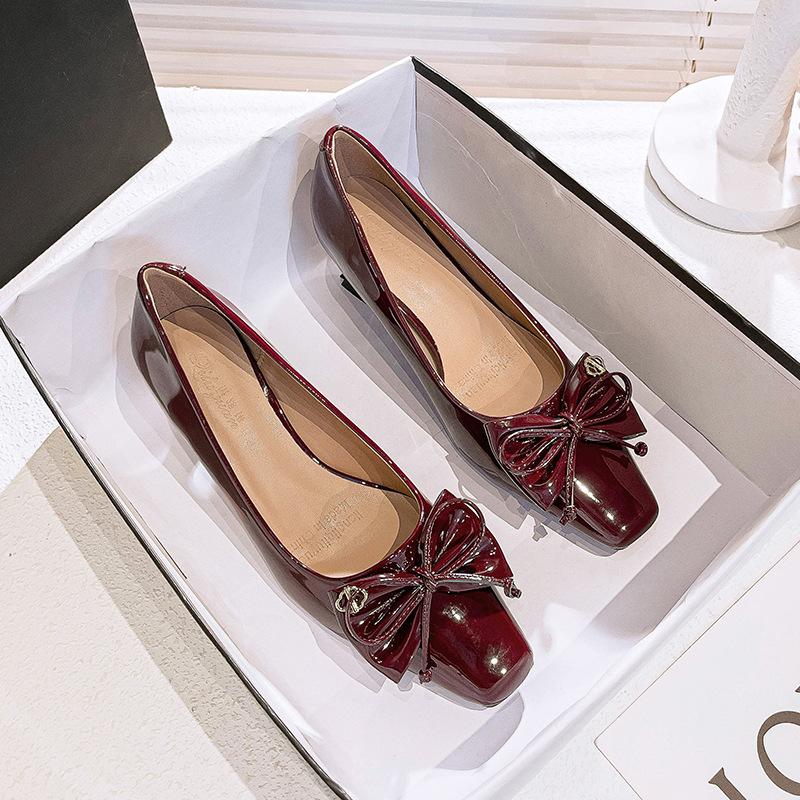 

Square head single shoes women s middle heel 2024 new Spring Festival bow red wedding shoes temperament French high heels stiletto 34 бордовый