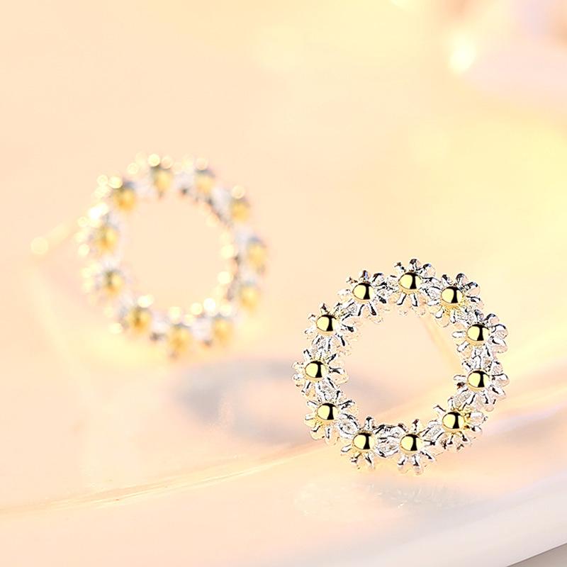 Sunflower Stud Earrings, Women's, Pastoral Flower Beauty, Simple and Versatile Earrings.