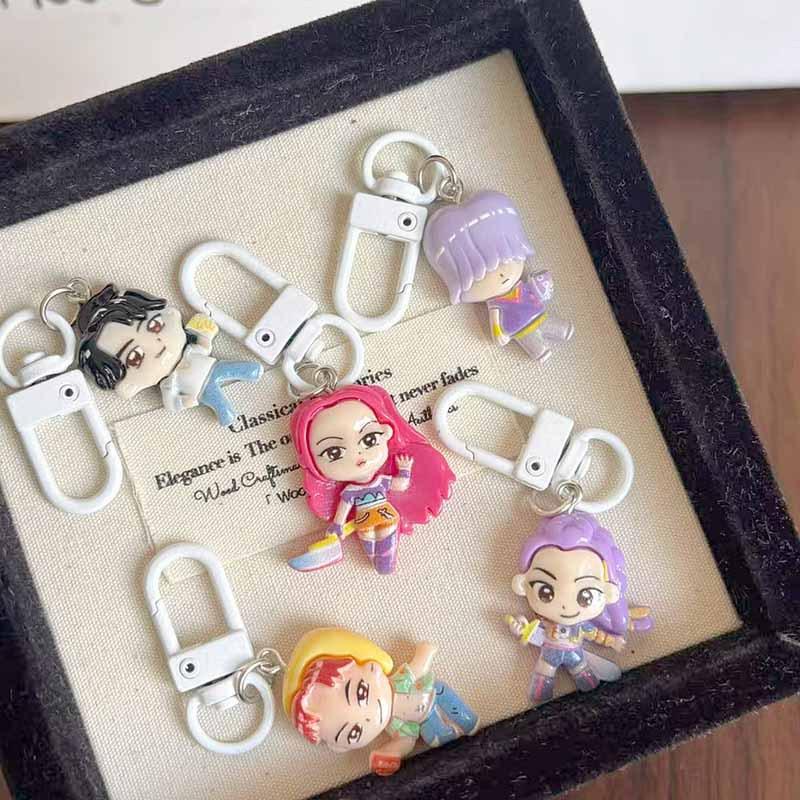 4/8 Stück Niedlicher Kpop Dämonenjäger Schlüsselanhänger Cartoon Anime Harzpuppe Dekorativer Anhänger Rucksackdekoration Schmuckzubehör Geschenk
