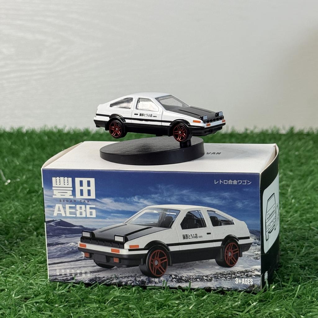1:64 Initial D AE86 Fujiwara Racing  Drift Car Model Statue Adornments Auto Center Console Child creative car toy ornaments