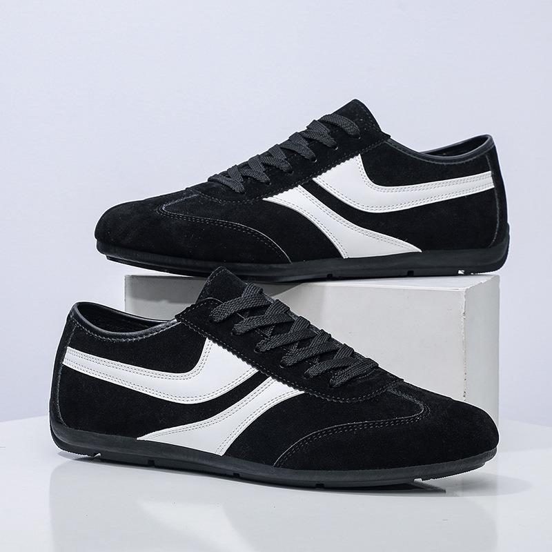 

Men s casual shoes retro breathable flat-bottomed single shoes sports lace-up men s shoes Doudou shoes 44