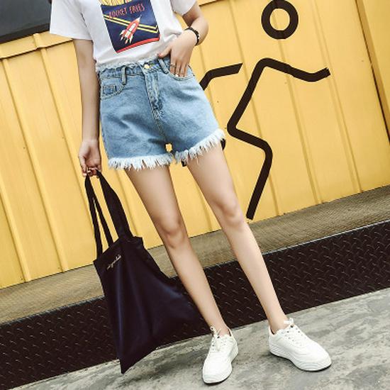 

Women s High-Waisted White Denim Shorts: 2020 Korean Style, Versatile Wide-Leg, Loose, Slimming Fit 29