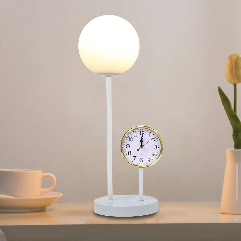 Nordischer Stil Uhr Tischlampe Moderne und einfache Studie Schlafzimmer Dekoration Nachttischlampe