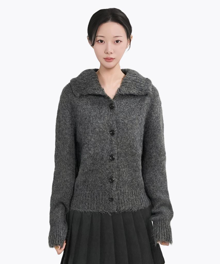 Keulleiseu Thick Turtleneck Knit With Button Details_Brown