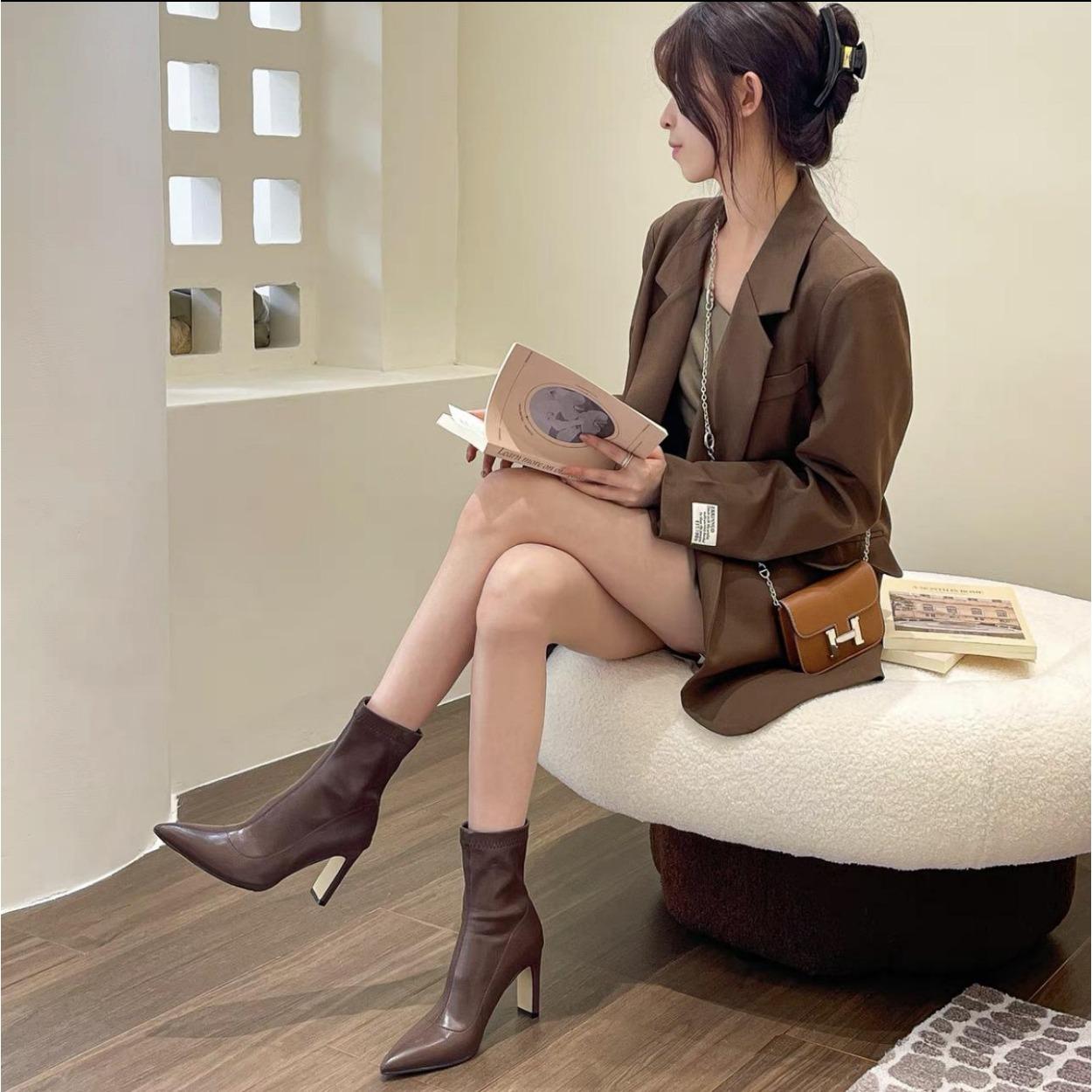 

Короткие ботинки женские весенне-осенние одинарные ботинки с острым носком, облегающие, на толстом каблуке, белые туфли на высоком каблуке, зимние ботинки на высоком каблуке, французские ботинки 39 коричневый