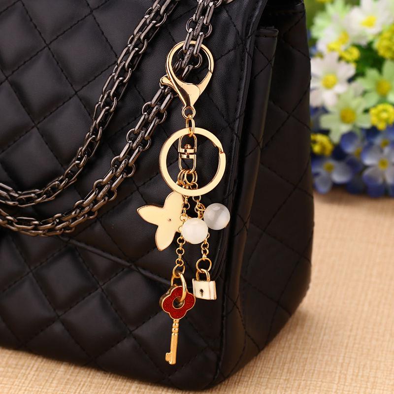 Exquisite Rhinestone Bear Keychain Pendant for Women - Cute Gift for Bag Accessory