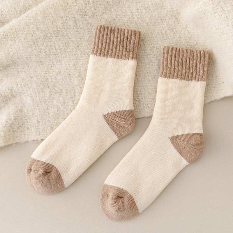 Women's Autumn and Winter Fleece Thick Warm Cashmere Cotton Socks Warm Feet Fleece Snow Mid-calf Socks