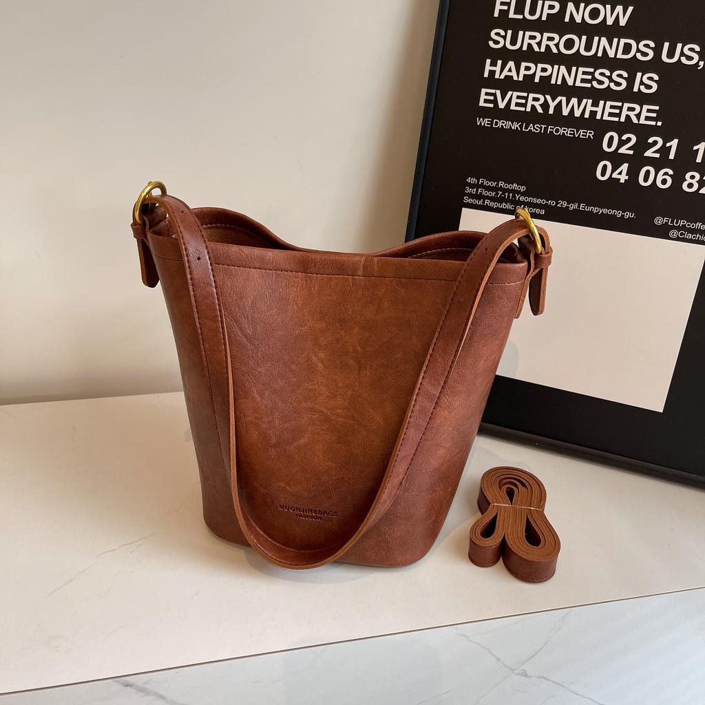 Fashionable and High-end Retro Women's Bag  New Handbag Bucket Bag Niche Versatile Crossbody Bag