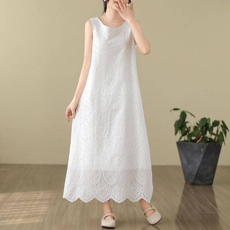 

Летнее новое литературное однотонное полое средней длины повседневное отпускное платье без рукавов большого размера женское L белый