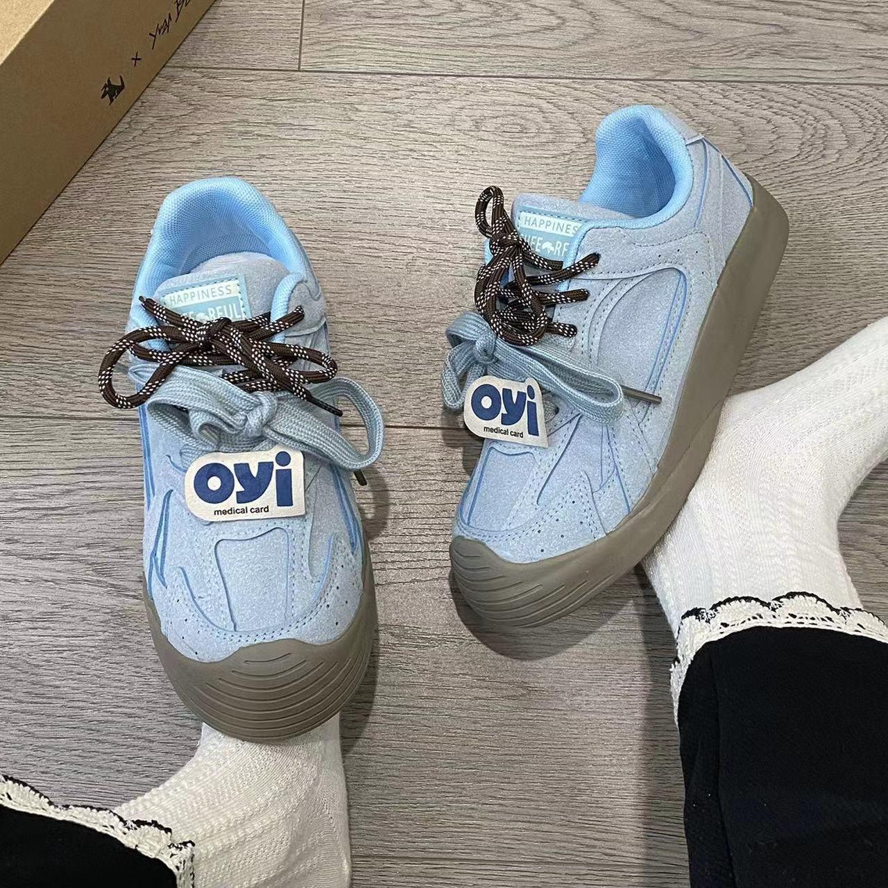 

Dexun shoes women s 2025 summer new American retro niche does not hit little white shoes, street shooting versatile casual women s shoes 35 озеро синий