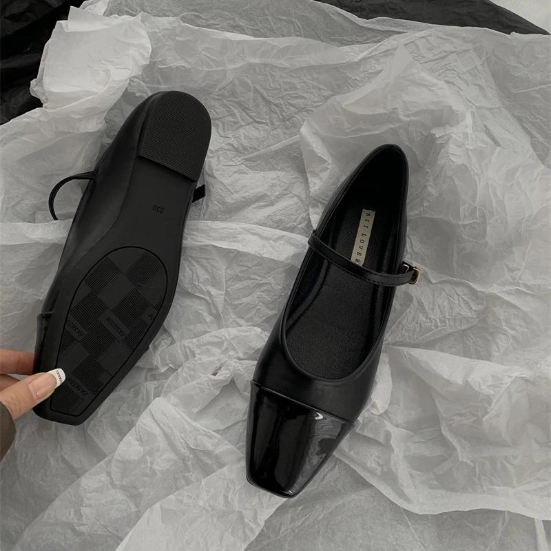Escarpins tendance pour femmes, chaussures Mary Jane à bout carré, décontractées, à talons bas et à boucle, nouvelle collection 2024