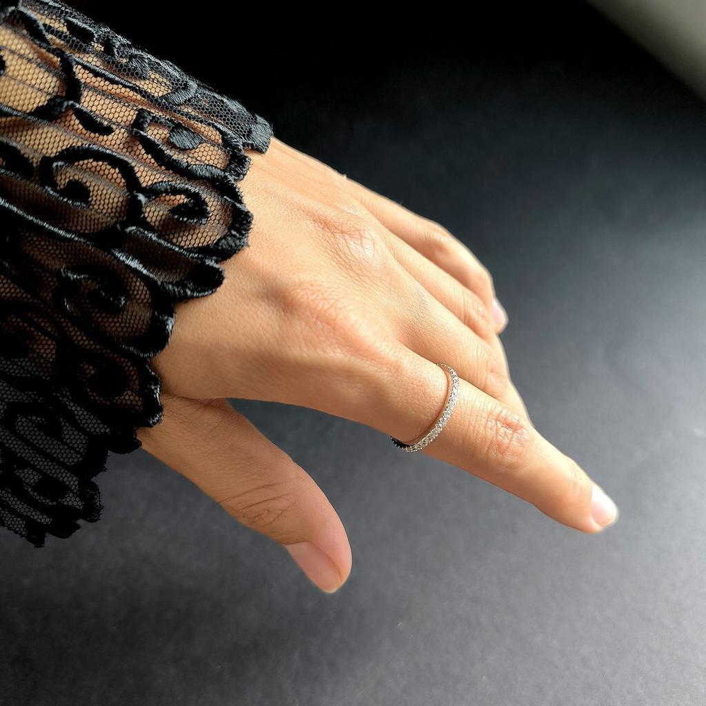 Srebrny pierścionek z cyrkonią, masa produktu 1,7 g (2160588)