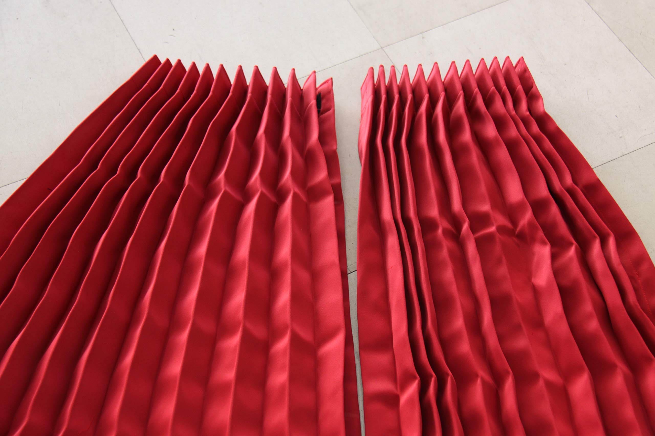 

Эти плиссированные шторки для грузовиков идеально подходят для пропускания света и имеют ширину 240 x 90 см. Круглый дизайн обеспечивает полное покрытие вокруг плиссированного