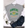 Camiseta Estampada Feminina Hawkins High School 1983 Nova Camiseta Harajuku Moda de Rua Streetwear Casual Gola Redonda Vestuário