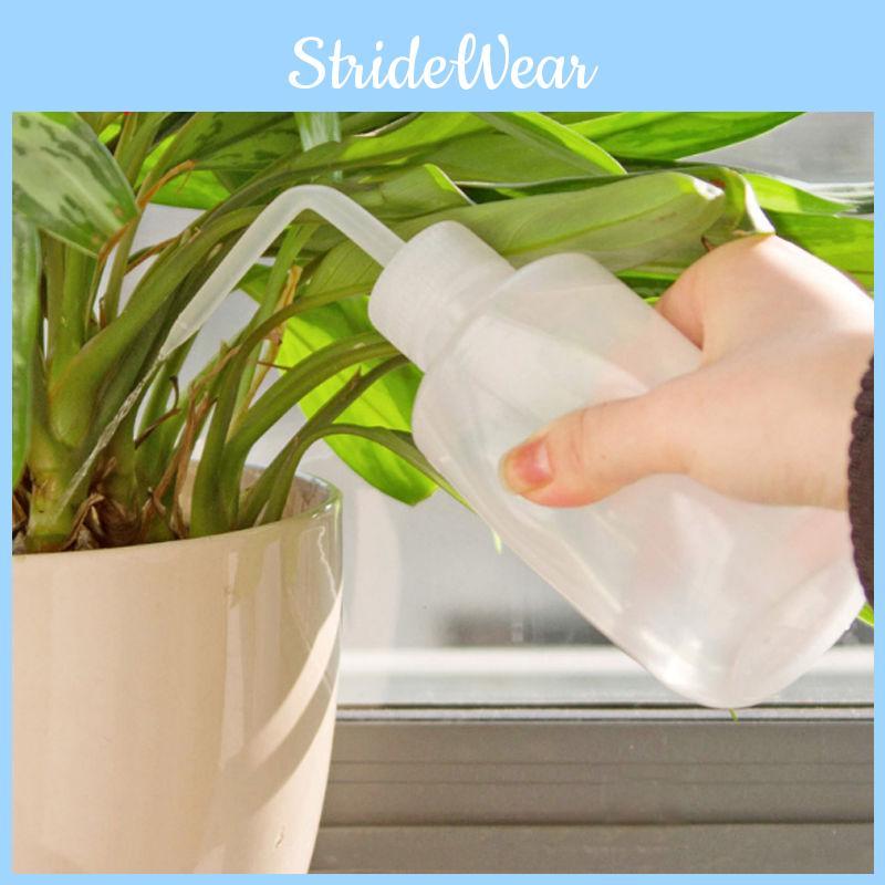 Timeless Design Plastic Watering Kettle With Sharp Beak For Accurate Plant Care