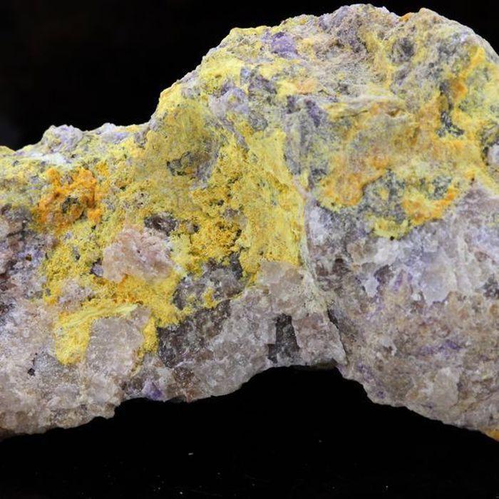 Prixite 225.8 carats