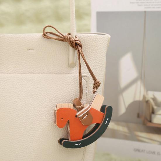 Nyckelring Hänge Hästform Flätat Rep Justerbar Längd Nyckelring med Imitationsläder Metallkrokar Dekorativ Presenttillbehör