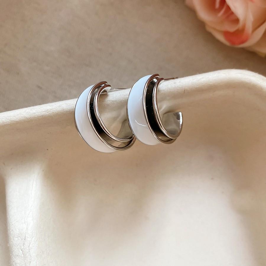 Tropföl runde verdrehte weiße quadratische Ohrstecker Damen einfache vielseitige Ohrringe Ohrringe Damen