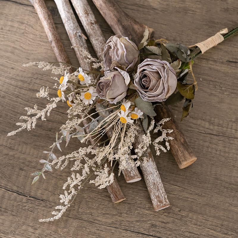 

1 Букет из искусственных цветов в стиле ретро, невеста держит в руках искусственный цветок, букет из шелковых роз