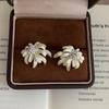 Silver Needle Rhinestone-Studded Flower Earrings - Elegant and Fashionable Women's Jewelry