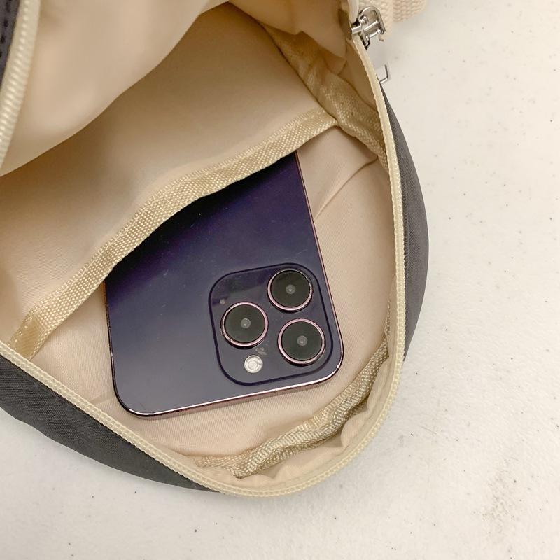 Children's Fun Cute Cartoon Little Penguin Messenger Mobile Phone Bag Ins Girl Heart Student Campus Versatile Small Round Bag Tide