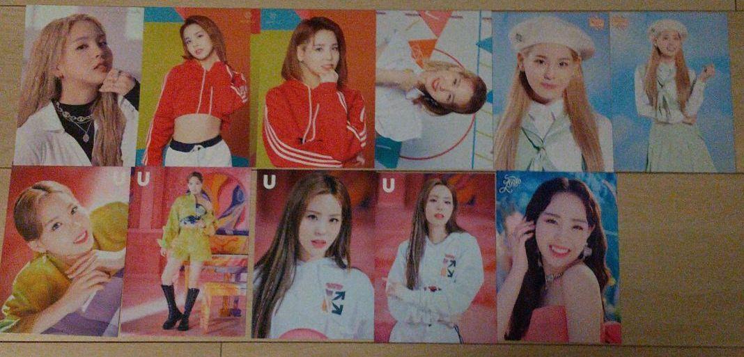 

[USED] NiziU Mako trading cards, 11 cards per season