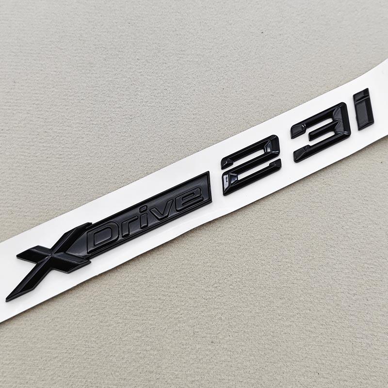 3D ABS Autoaufkleber Logo X1 X2 XDrive20d Heckklappen-Emblem Kotflügel Seiten-Emblem Für BMW Xdrive X1 X2 X3 320d 320i E84 F48 F39 U10 uq2