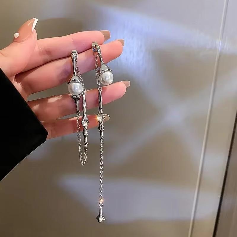 

Fashionable Asymmetrical Pearl Tassel Earrings Korean Niche Design Temperament Hanging Chain Earrings Women s Jewelry Earring A