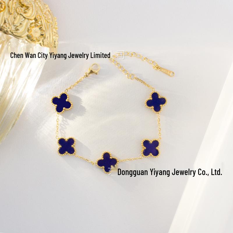 Náramek čtyřlístek, oboustranný šperk na ruku, titanová ocel tónovaná 18K zlatem, dlouhotrvající barva, všestranný šperk.