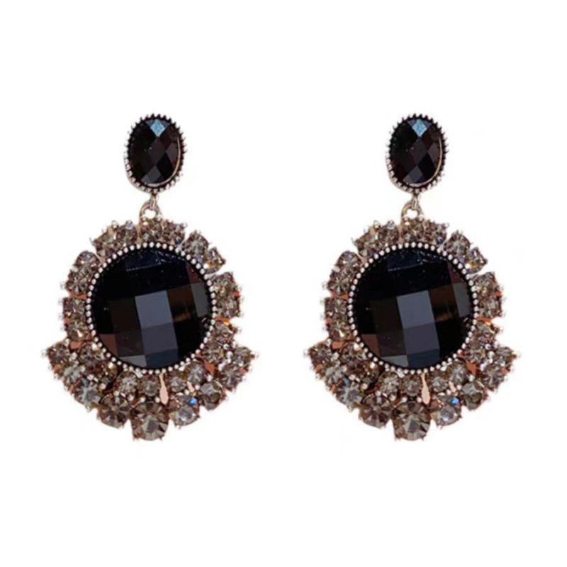Exquisite Retro Black Crystal Earrings - Versatile, Trendy, and Fashion-Forward