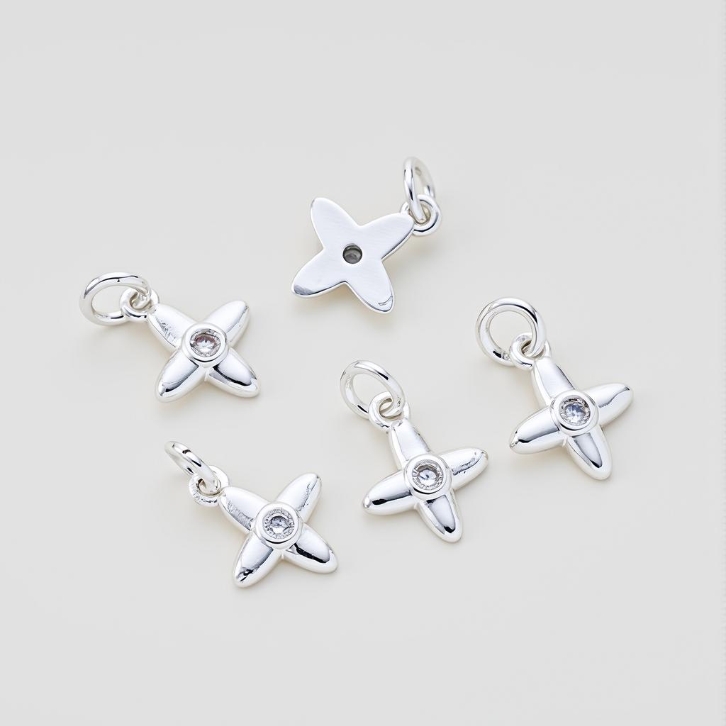 2 Stück 8,5*13mm 14/18K Goldfarbenbeschichtete Kreuz-Stern-Anhänger mit Zirkonia für DIY Armband Halskette Schmuckherstellung Zubehör